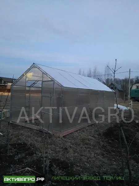 Теплица «Ударница Англичанка», ширина 2.5/3 м, труба 20х20 + 20х20 Теплица «Ударница Англичанка», ширина 2.5/3 м, труба 20х20 + 20х20
