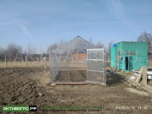 Теплица «Ударница Англичанка», ширина 2.5/3 м, труба 20х20 + 20х20 Теплица «Ударница Англичанка», ширина 2.5/3 м, труба 20х20 + 20х20